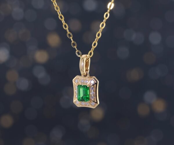 Kaza Green Tsavorite 18K Gold Diamond Pendant - 卡扎綠沙弗萊 18K 金鑽石墜飾