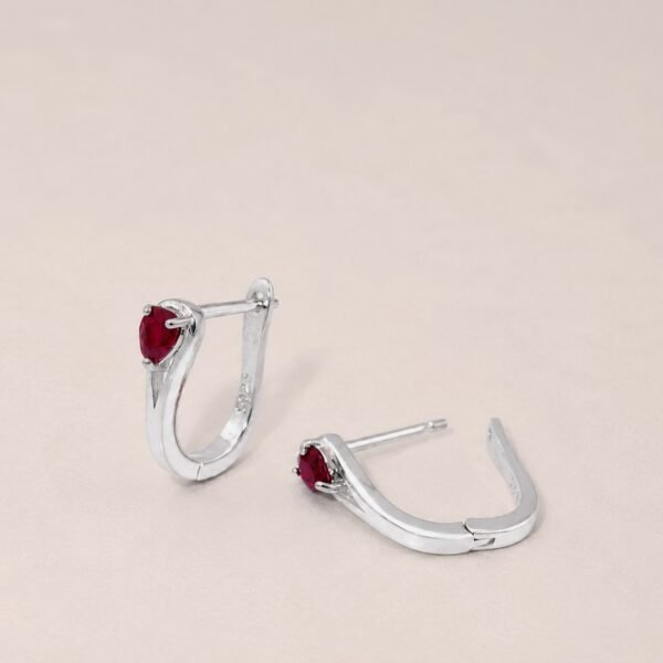 Ruby Drop Huggie Earrings｜緋紅水滴 925純銀紅寶石耳扣耳環