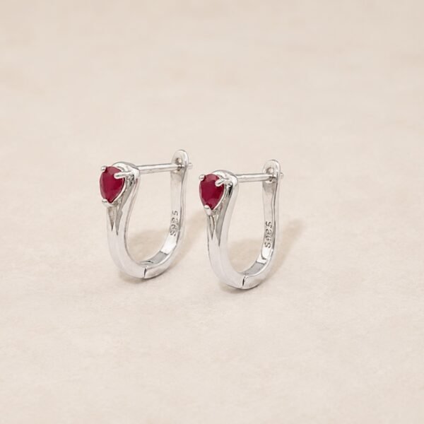 Ruby Drop Huggie Earrings｜緋紅水滴 925純銀紅寶石耳扣耳環