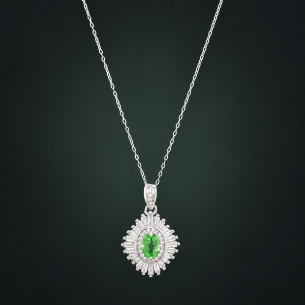 Verdant Radiance Tsavorite Necklace｜翠耀星芒 925純銀沙弗萊石鋯石項鍊
