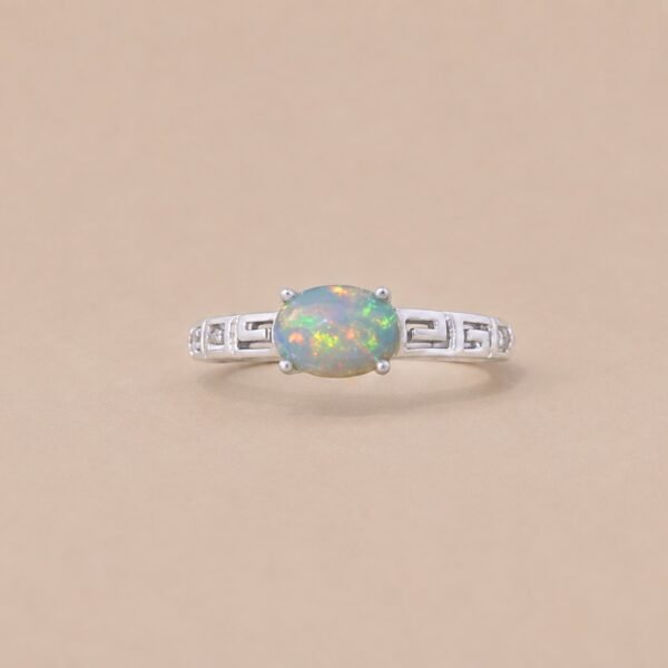 Prismatic Meadow Ring｜幻彩森光 925純銀水晶蛋白石戒指