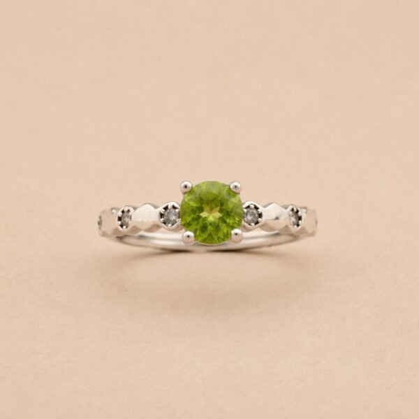 Spring Glow Ring｜春翠微光 925純銀橄欖石戒指