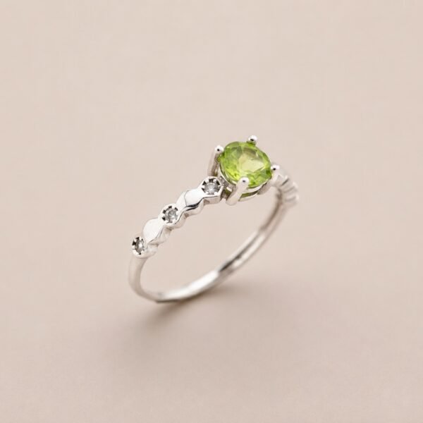 Spring Glow Ring｜春翠微光 925純銀橄欖石戒指