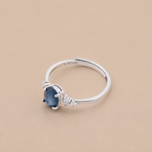 Sapphire Majesty Ring｜藍寶華韻 925純銀藍寶石戒指