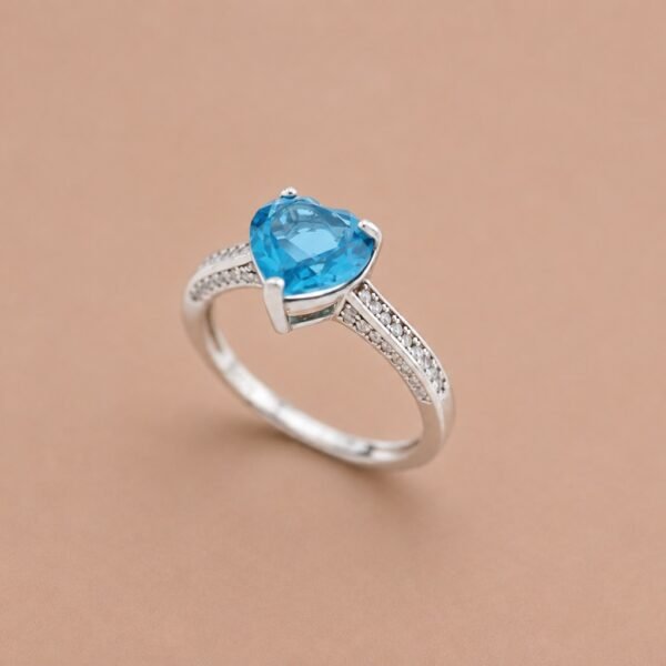 Azure Heartlight Ring｜湛藍心光 925純銀瑞士藍托帕石戒指