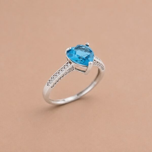 Azure Heartlight Ring｜湛藍心光 925純銀瑞士藍托帕石戒指