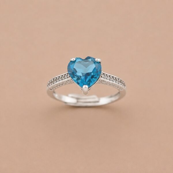 Azure Heartlight Ring｜湛藍心光 925純銀瑞士藍托帕石戒指