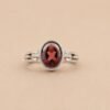 Garnet Embrace Ring｜紅榴之擁 925純銀紅石榴石戒指
