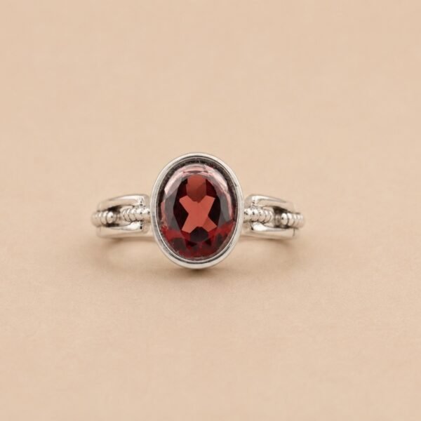 Garnet Embrace Ring｜紅榴之擁 925純銀紅石榴石戒指