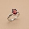 Garnet Embrace Ring｜紅榴之擁 925純銀紅石榴石戒指
