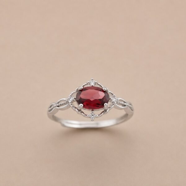 Crimson Bloom Ring｜緋紅綻放 925純銀紅石榴石戒指