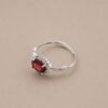 Crimson Bloom Ring｜緋紅綻放 925純銀紅石榴石戒指