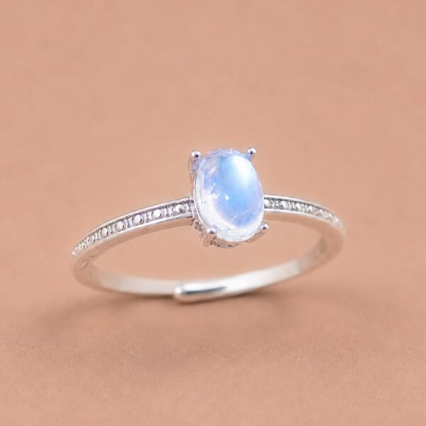 Moonlit Aura Ring｜月映柔光 925純銀橢圓月光石戒指