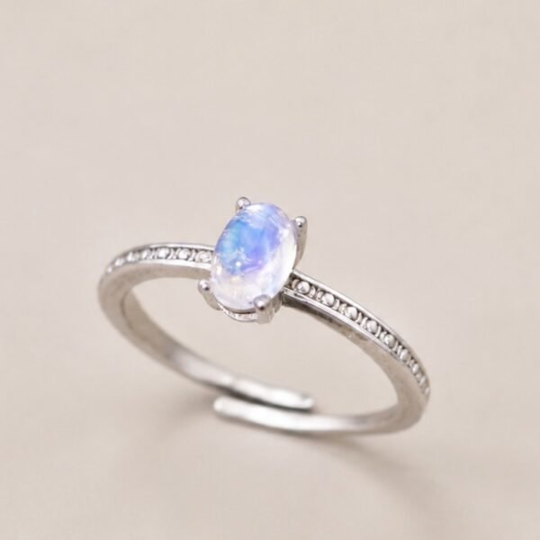 Moonlit Aura Ring｜月映柔光 925純銀橢圓月光石戒指