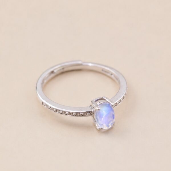 Moonlit Aura Ring｜月映柔光 925純銀橢圓月光石戒指