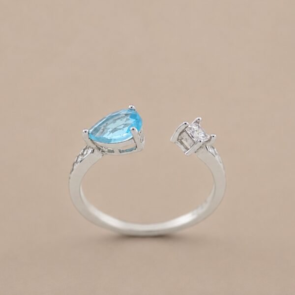 Aqua Balance Ring｜晴藍之衡 925純銀天空藍托帕石戒指