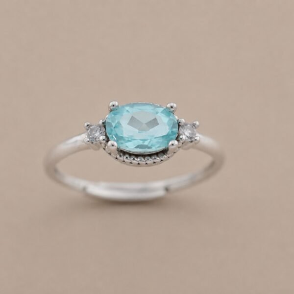 Azure Whisper Ring｜晴藍輕語 925純銀天空藍托帕石戒指