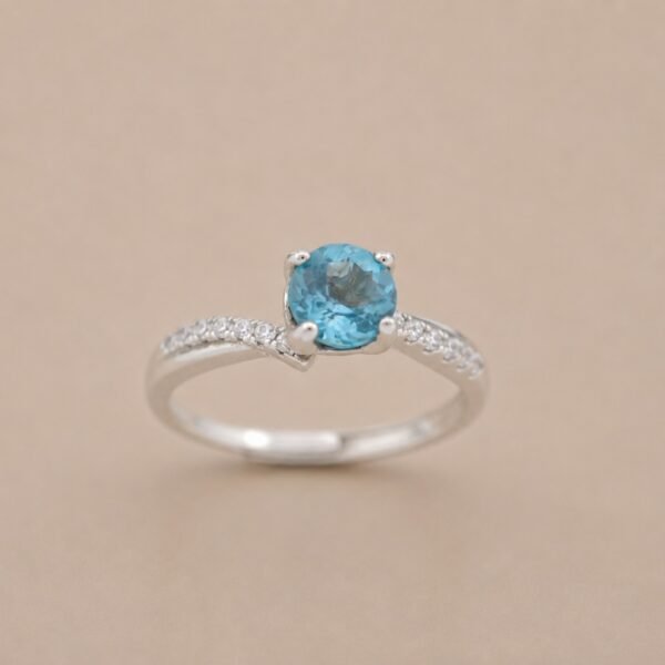 Sky Serenity Ring｜晴空之境 925純銀天空藍托帕石戒指