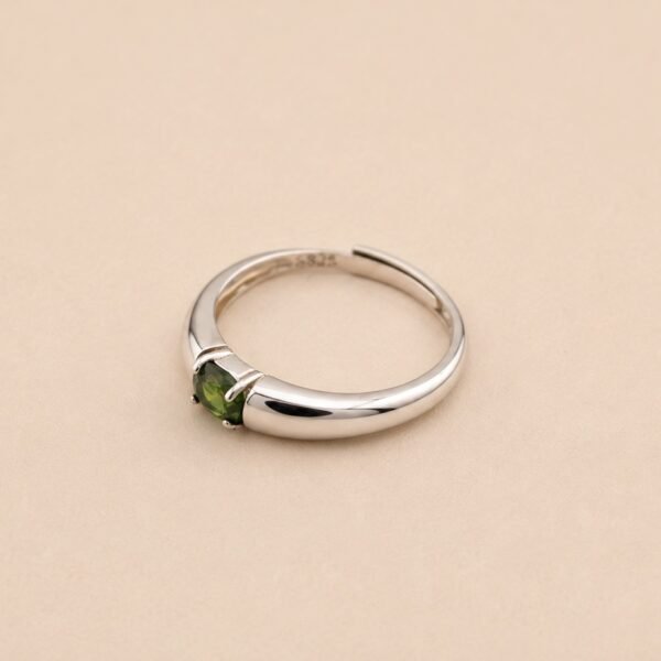 Forest Core Ring｜森翠之心 925純銀綠色透輝石戒指